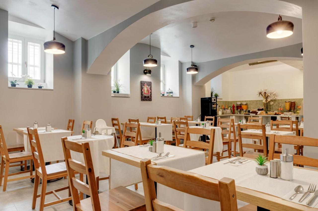 Royal Court Hotel Прага Екстериор снимка