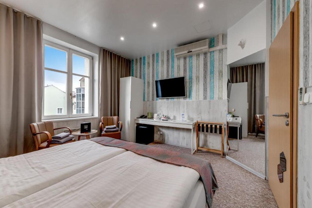 Royal Court Hotel Прага Екстериор снимка