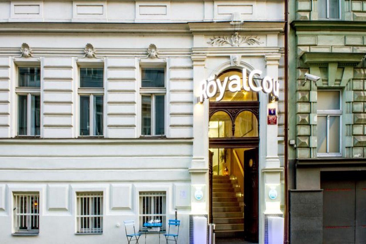 Royal Court Hotel Прага Екстериор снимка